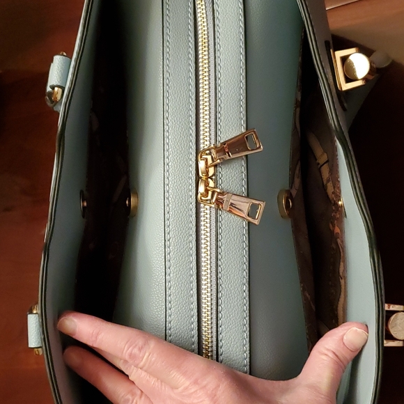 Satchel 👜 - Picture 4 of 9